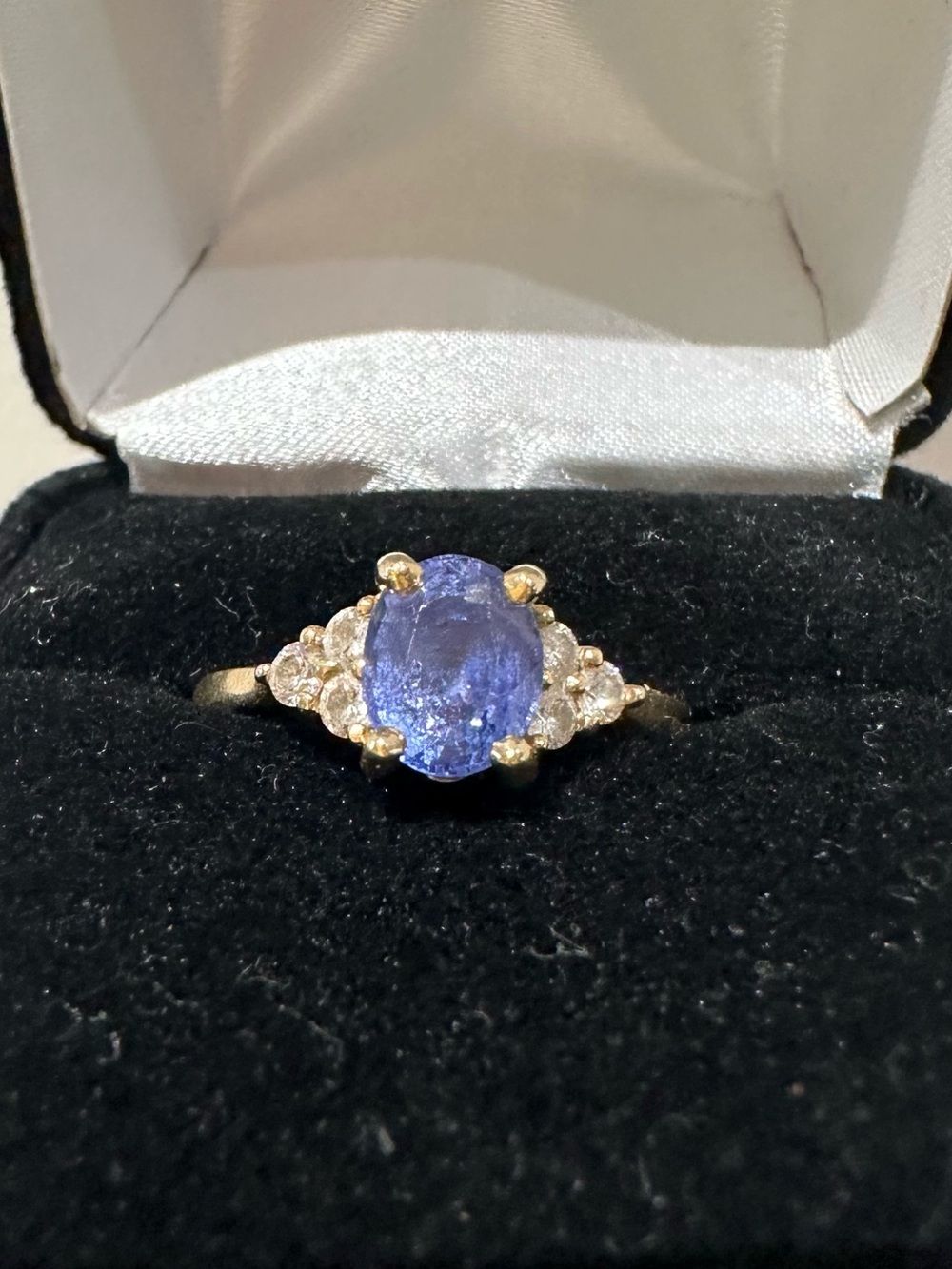 James Allen 14K Gold Oval Blue Sapphire Cluster Diamond Dainty Minimalist Ring